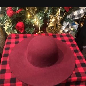 2 stylish felt hats!